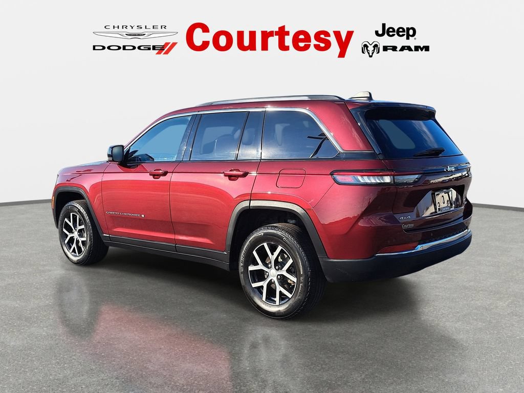 Certified 2023 Jeep Grand Cherokee Limited w/ Trailer Tow Prep Group (B) AWD/4WD image 6