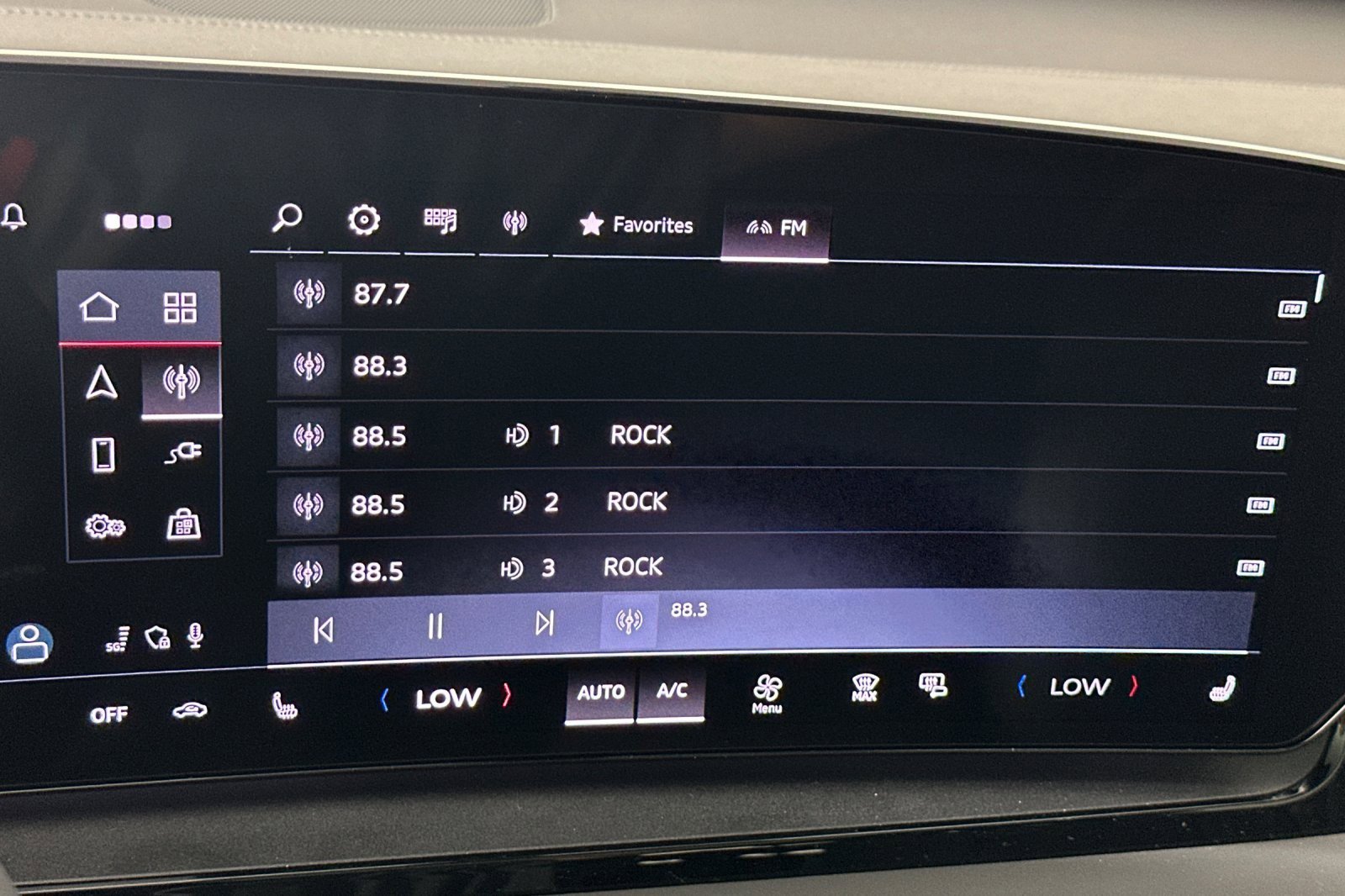 New 2025 Audi Q6 e-tron Premium image 17