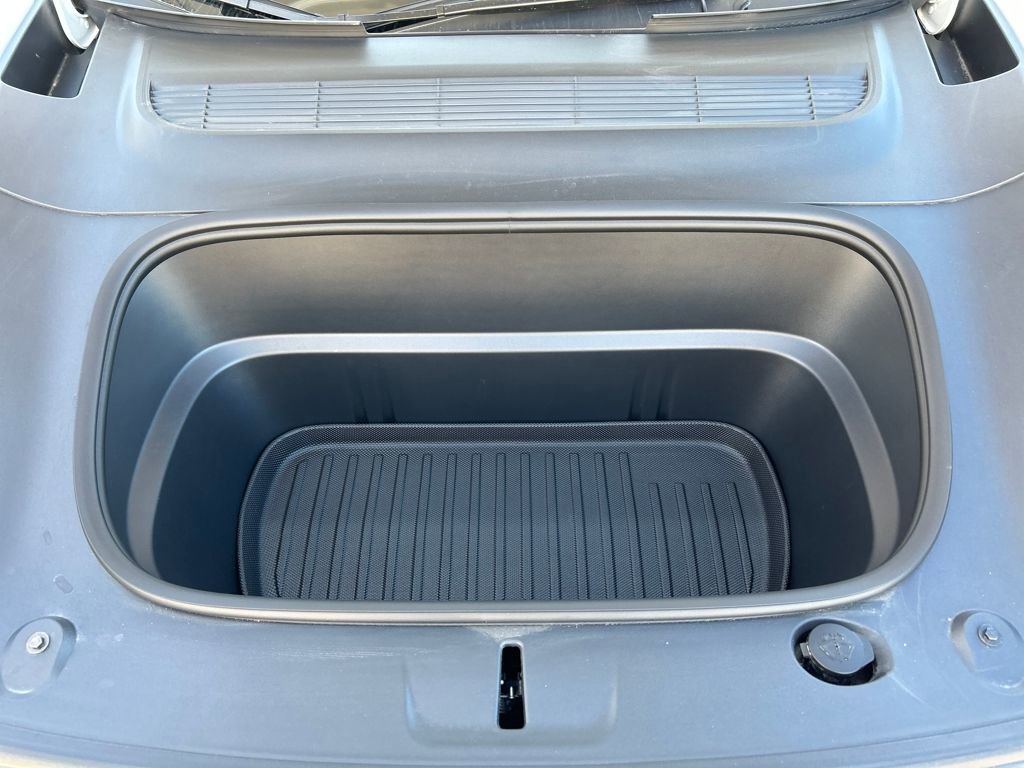 Used 2026 Tesla Model Y AWD image 4