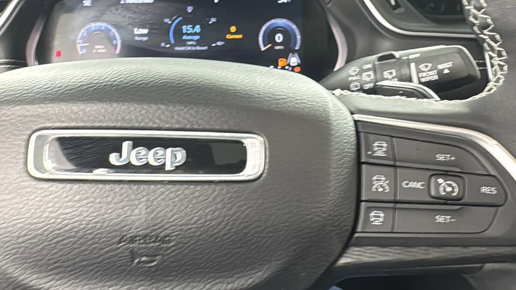 Used 2023 Jeep Grand Cherokee L Laredo image 24