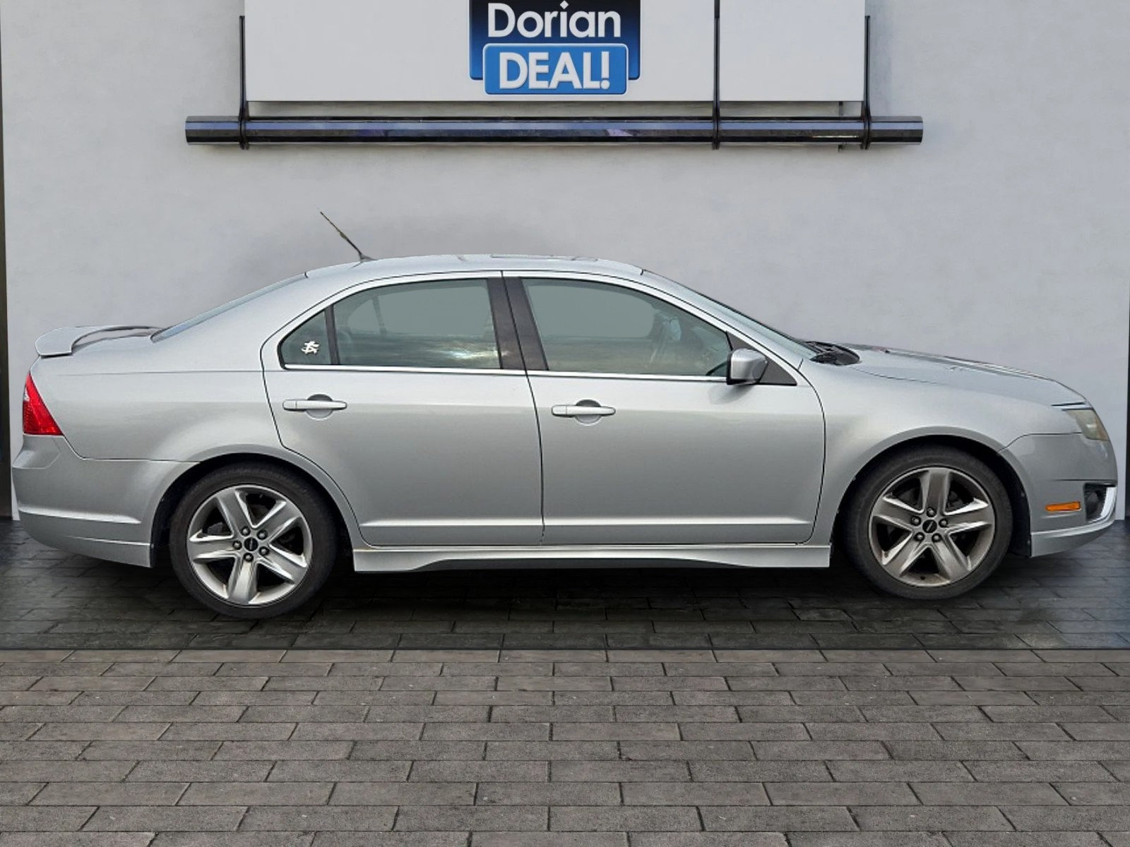 Used 2010 Ford Fusion Sport FWD image 2