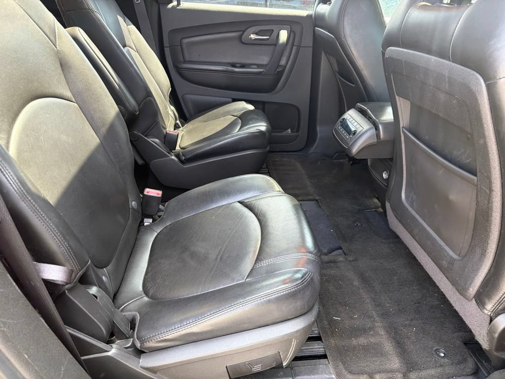 Used 2011 Chevrolet Traverse LT FWD image 13