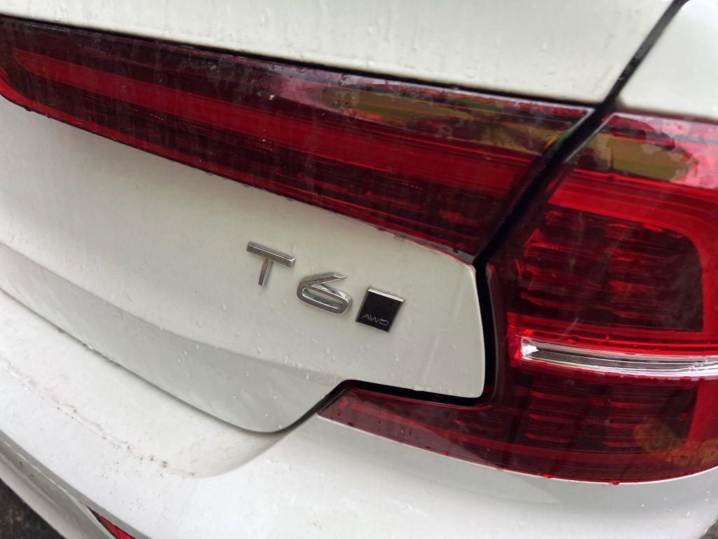 Used 2021 Volvo S60 T6 Momentum AWD/4WD image 7