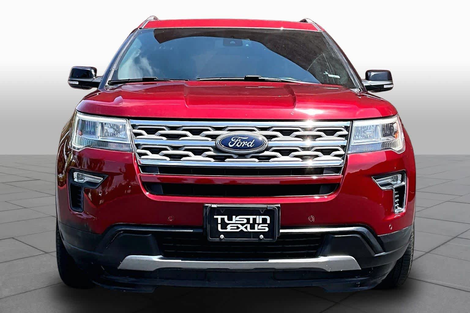Used 2018 Ford Explorer XLT w/ Equipment Group 202A FWD image 3