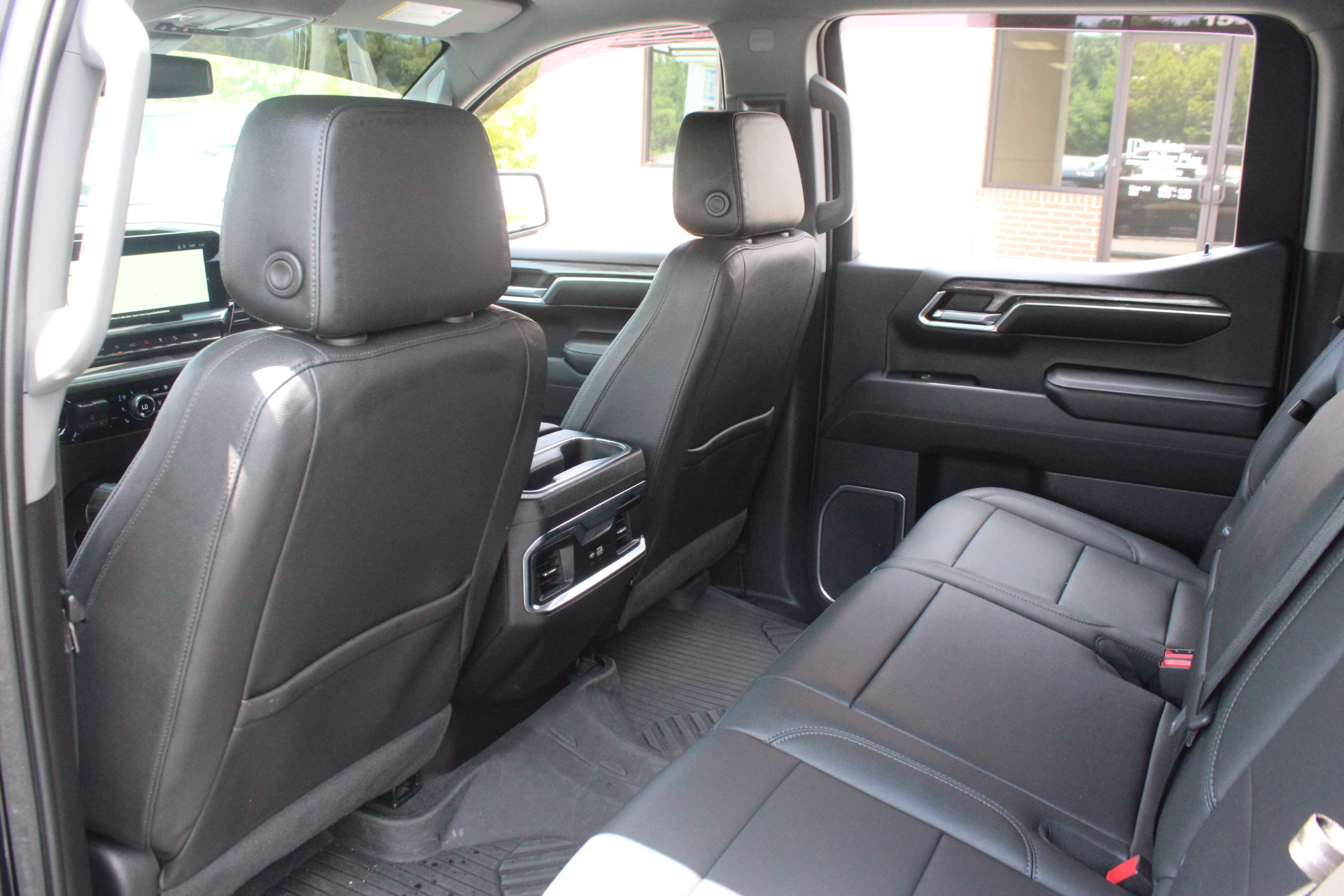 Used 2022 Chevrolet Silverado 1500 LTZ AWD/4WD image 29