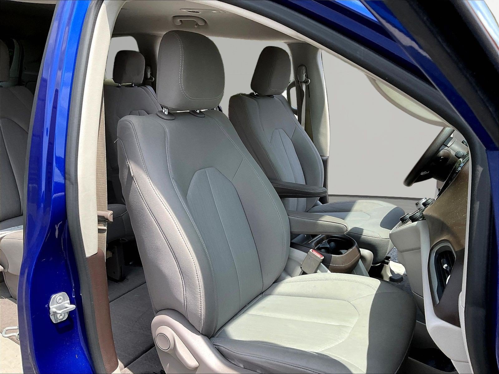 Used 2019 Chrysler Pacifica Touring Plus FWD image 29