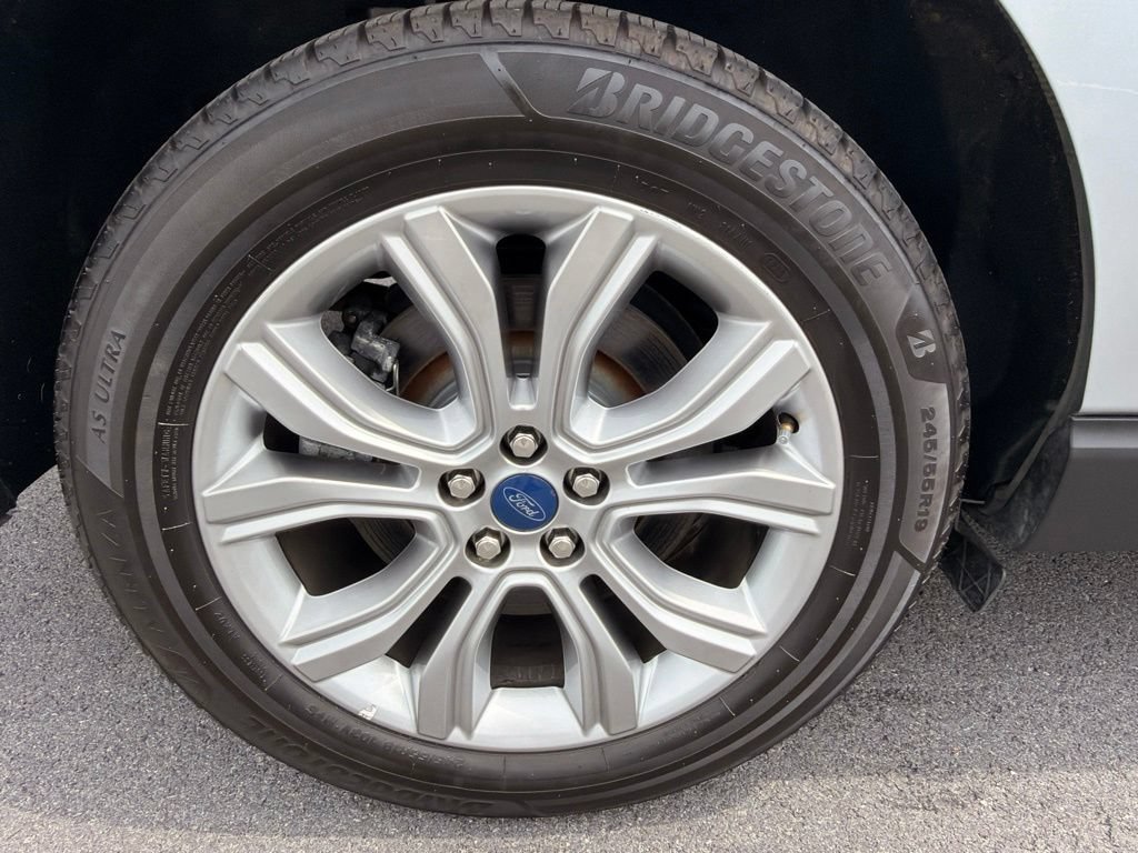 Used 2022 Ford Edge Titanium AWD/4WD image 34