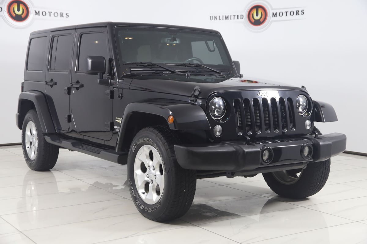Used 2015 Jeep Wrangler Unlimited Sahara w/ Connectivity Group AWD/4WD image 18