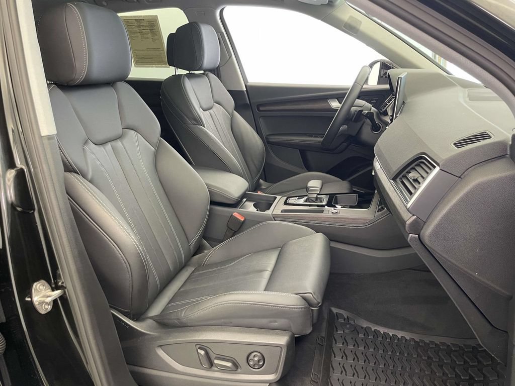 Certified 2025 Audi Q5 2.0T Premium Plus w/ Premium Plus Package AWD/4WD image 23