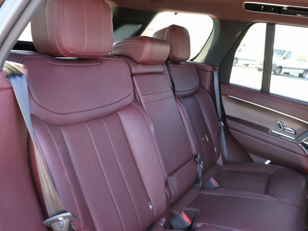 Used 2023 Land Rover Range Rover SE AWD/4WD image 12