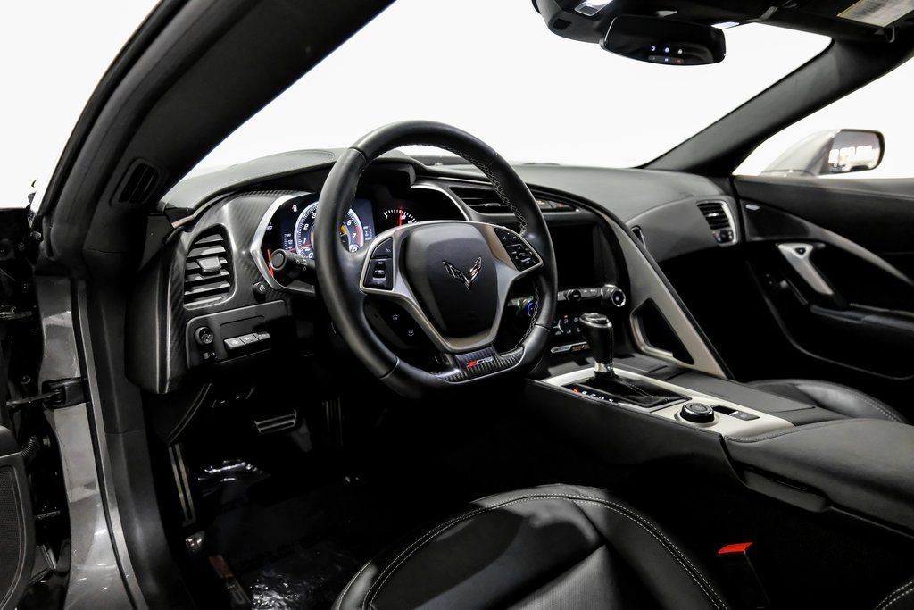 Used 2015 Chevrolet Corvette Z06 w/ 2LZ Preferred Equipment Group image 5