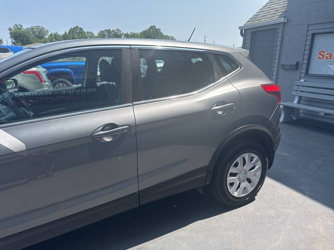 Used 2017 Nissan Rogue Sport S AWD/4WD image 5