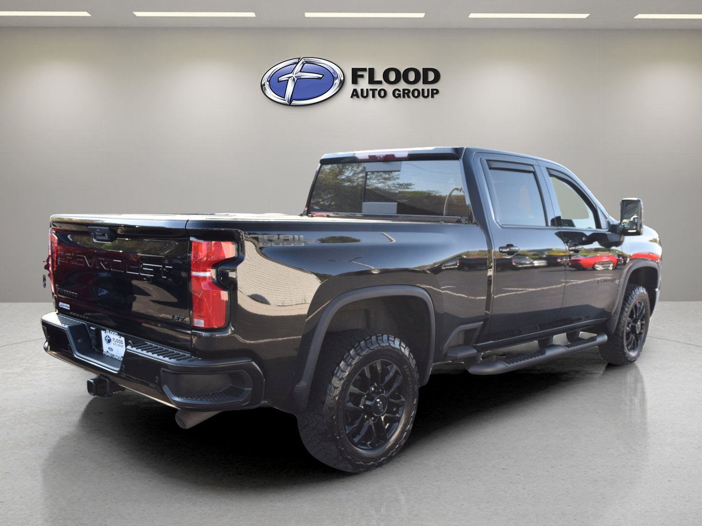 Used 2025 Chevrolet Silverado 2500 LTZ w/ LTZ Plus Package AWD/4WD image 4