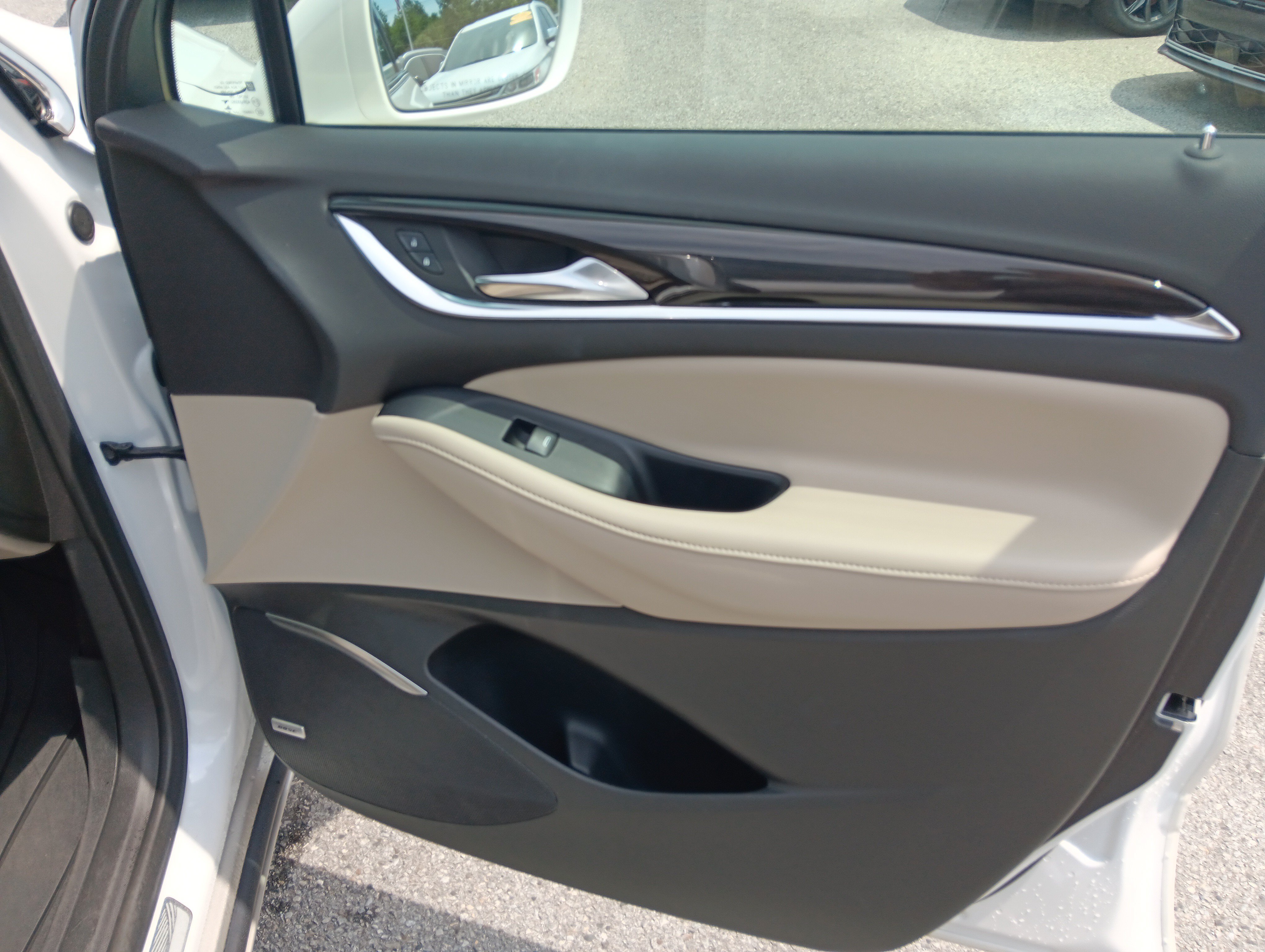 Used 2020 Buick Enclave Essence w/ Sound and Sites Package FWD image 23