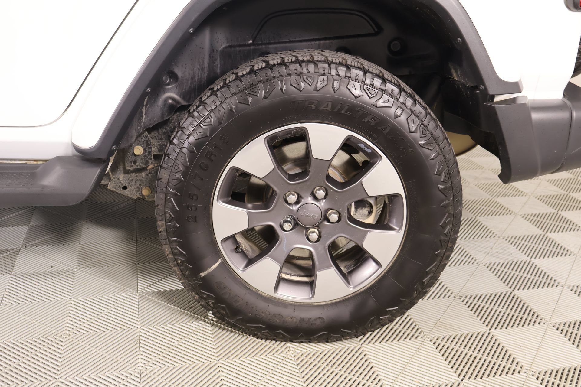 Used 2018 Jeep Wrangler Unlimited Sahara AWD/4WD image 19