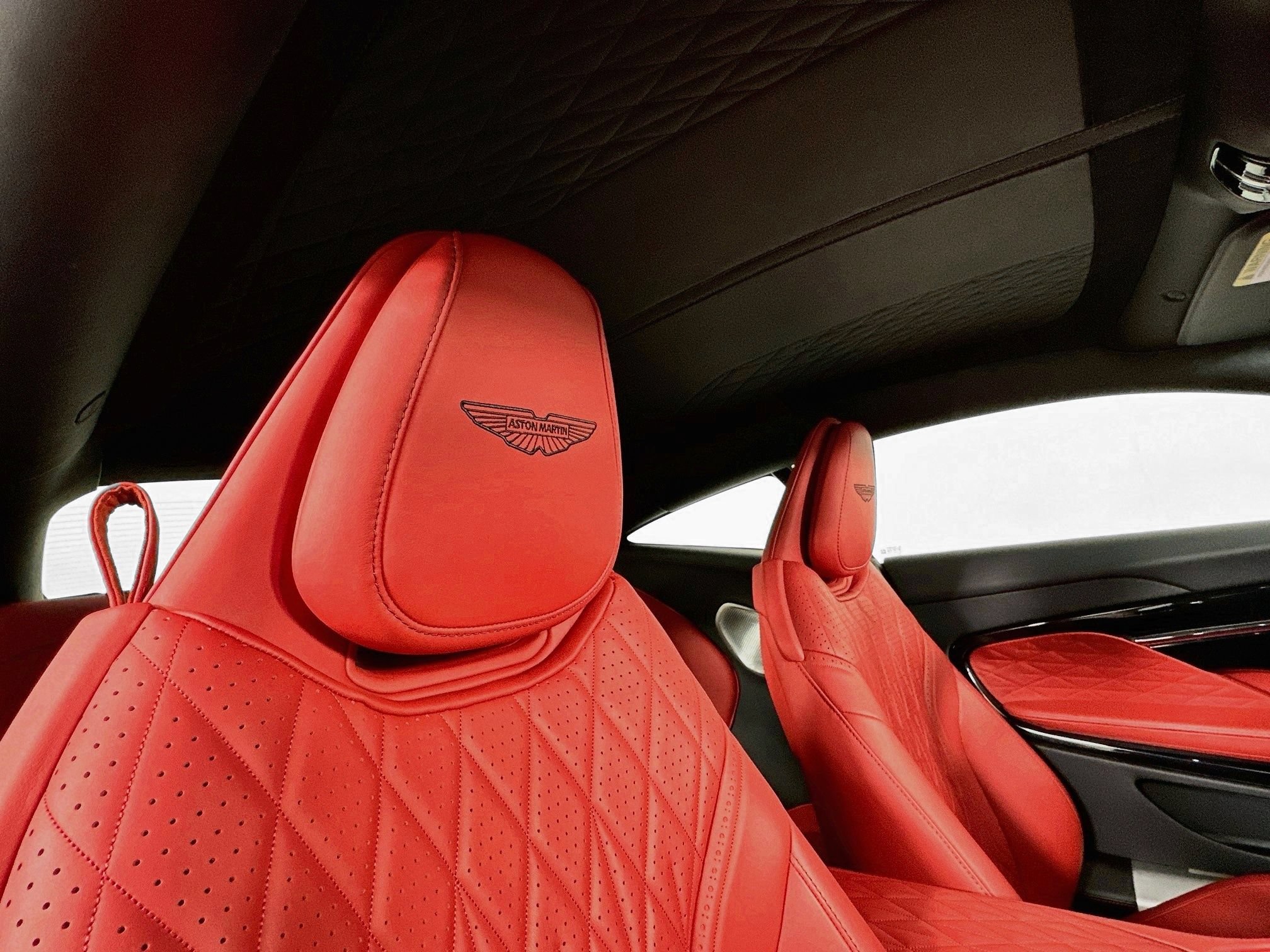 Used 2024 Aston Martin DB12 Coupe RWD image 24