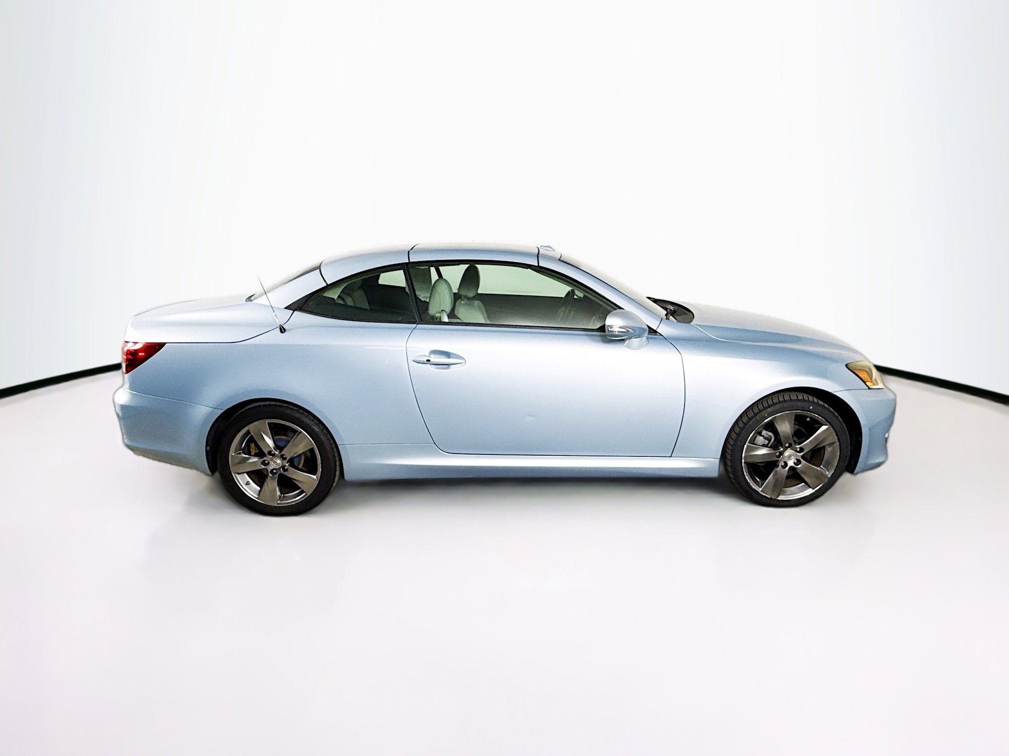 Used 2011 Lexus IS 250C w/ Luxury Pkg image 2