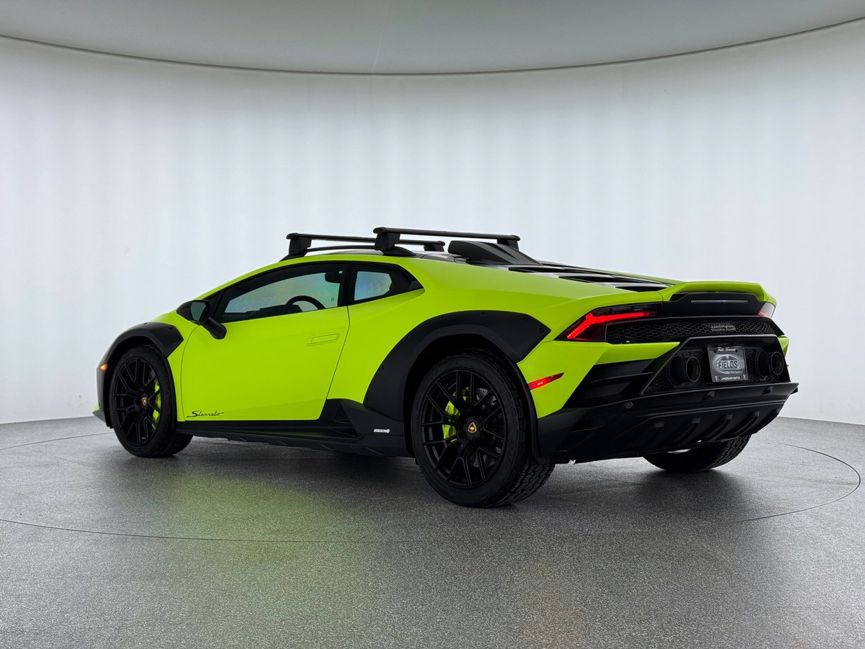 Used 2023 Lamborghini Huracan Sterrato image 3