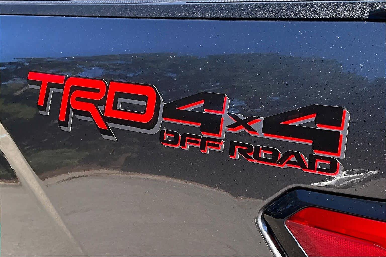 Used 2024 Toyota Tundra Limited w/ TRD Off-Road Package AWD/4WD image 10