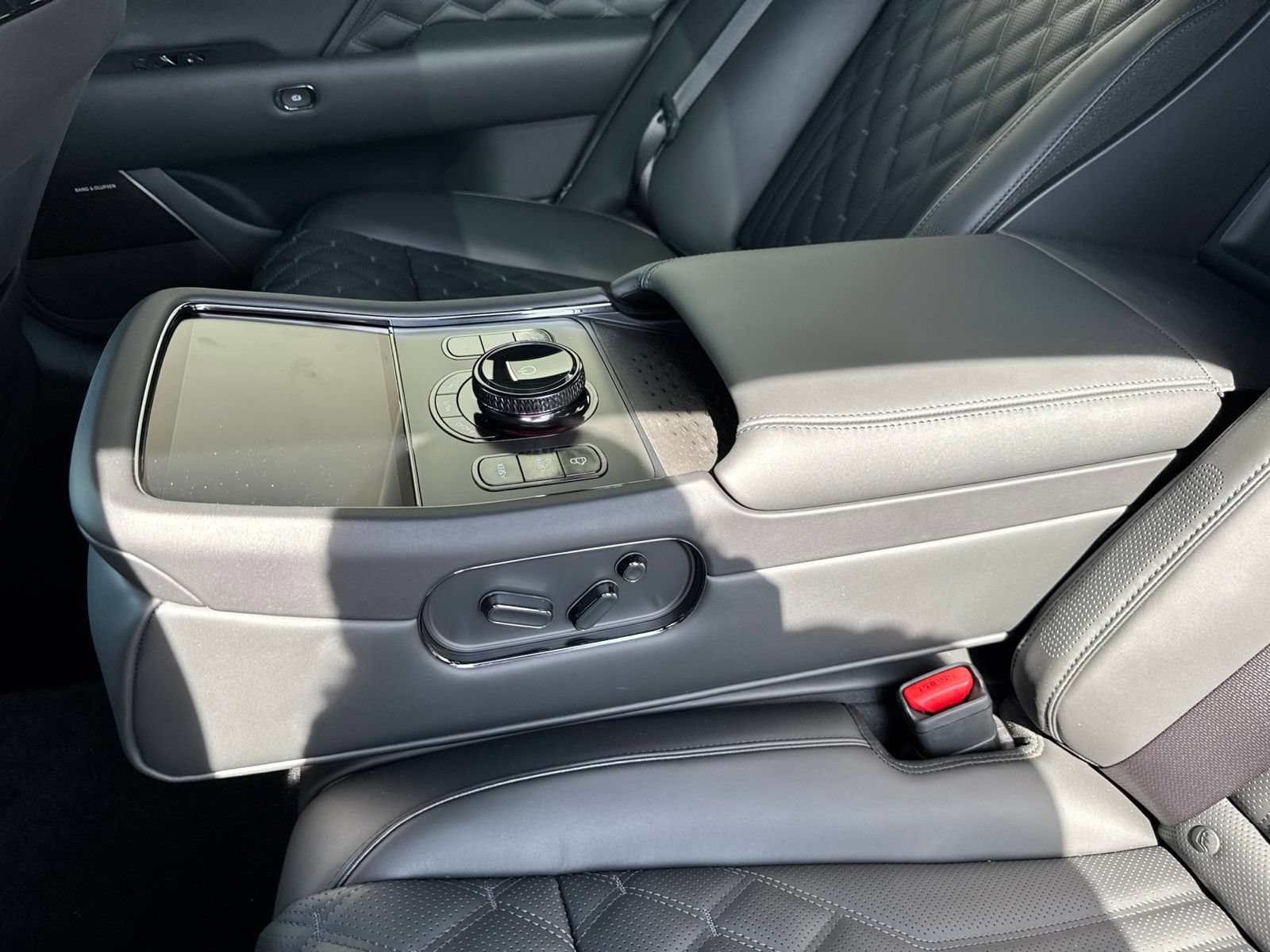 New 2026 Genesis G90 3.5T Prestige AWD/4WD image 15