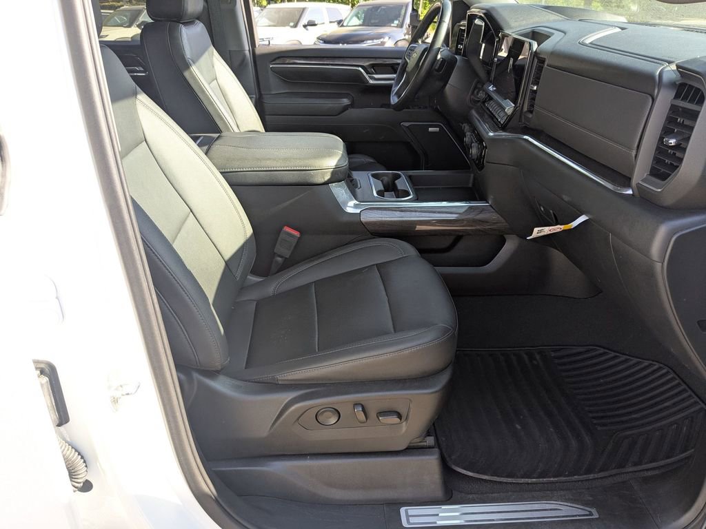 Used 2024 Chevrolet Silverado 2500 LTZ w/ LTZ Plus Package AWD/4WD image 38