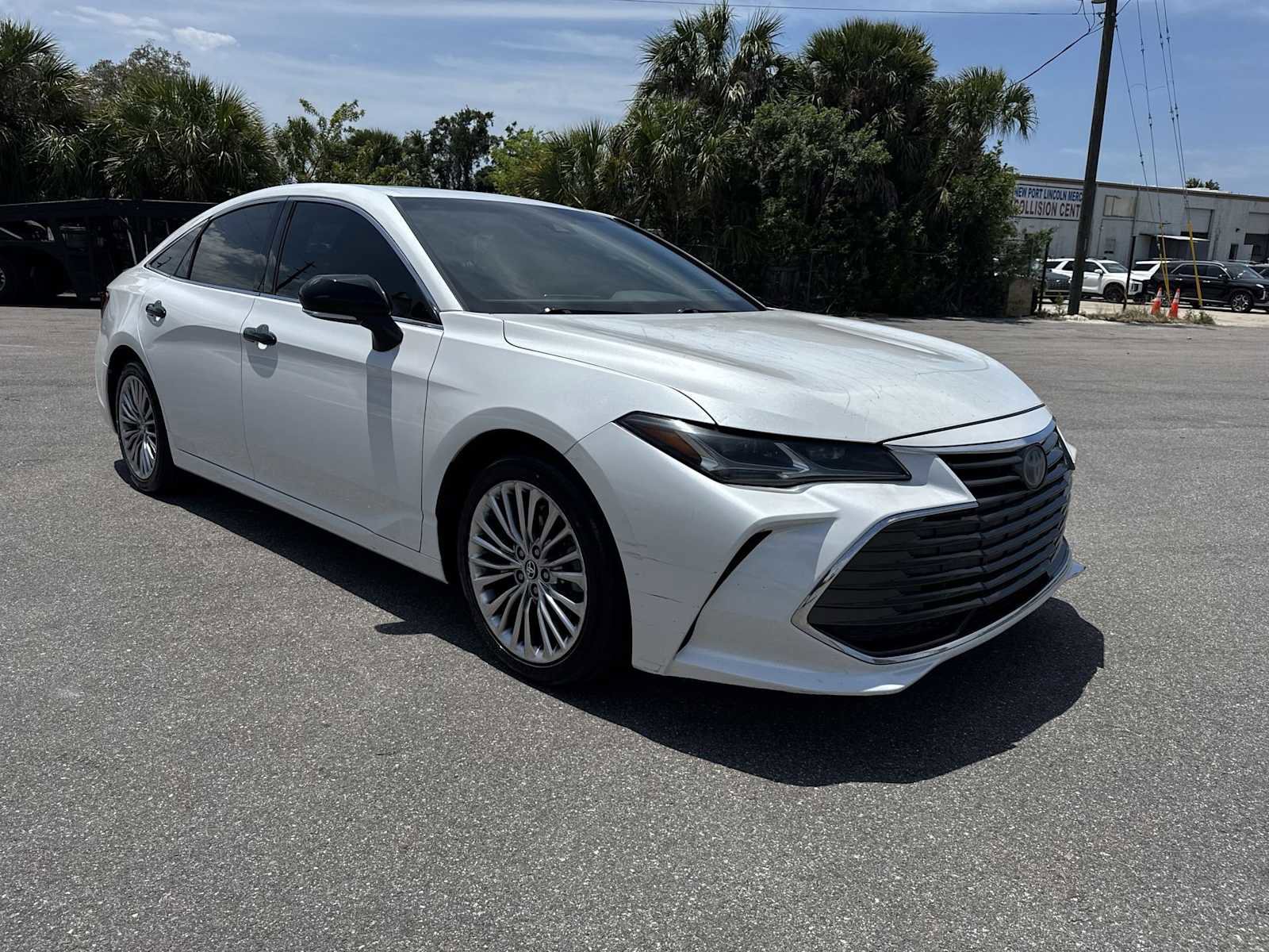 Used 2020 Toyota Avalon Limited FWD image 8