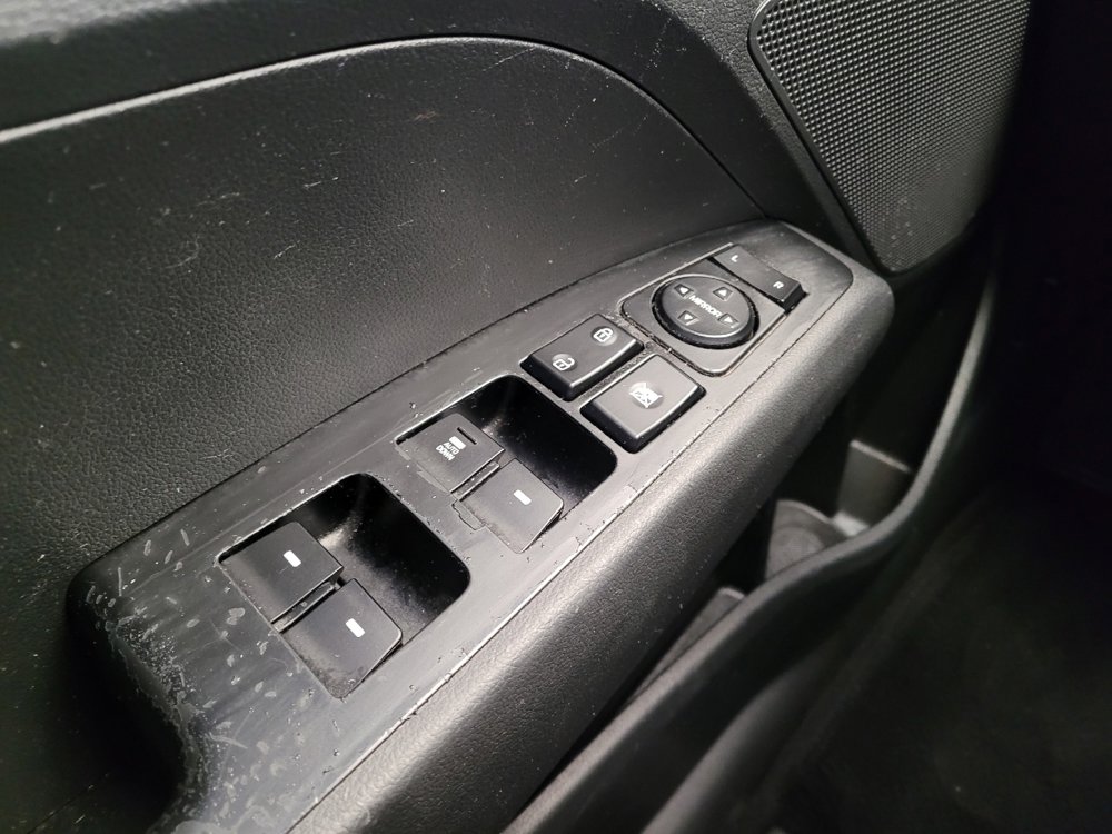 Used 2020 Hyundai Elantra SE w/ Cargo Package (C1) image 27