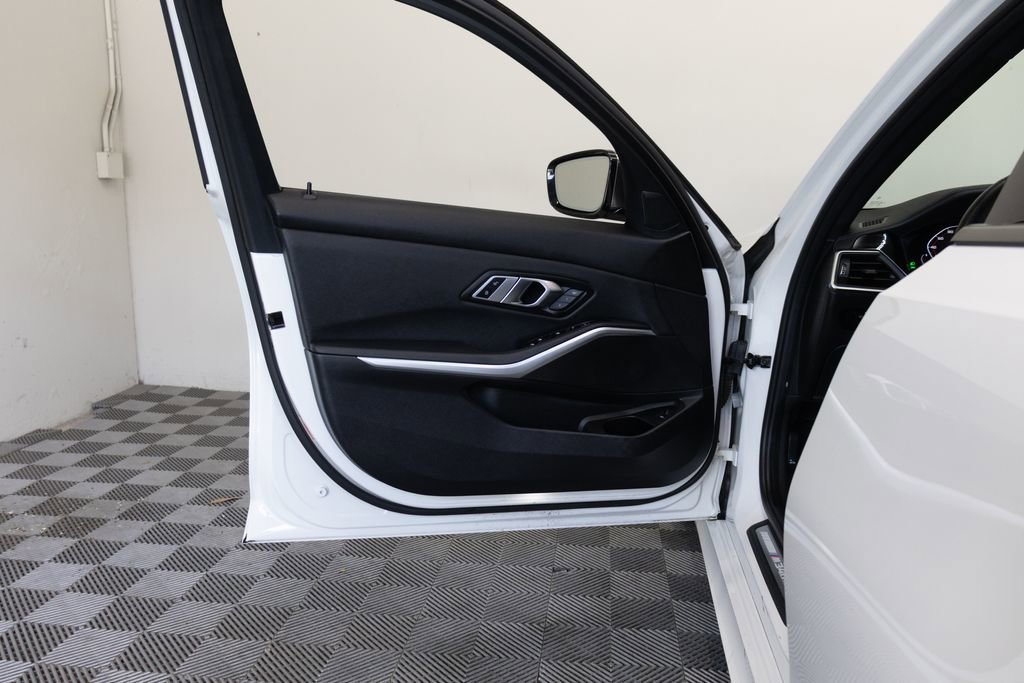 Used 2020 BMW M340i w/ Parking Assistance Package image 14