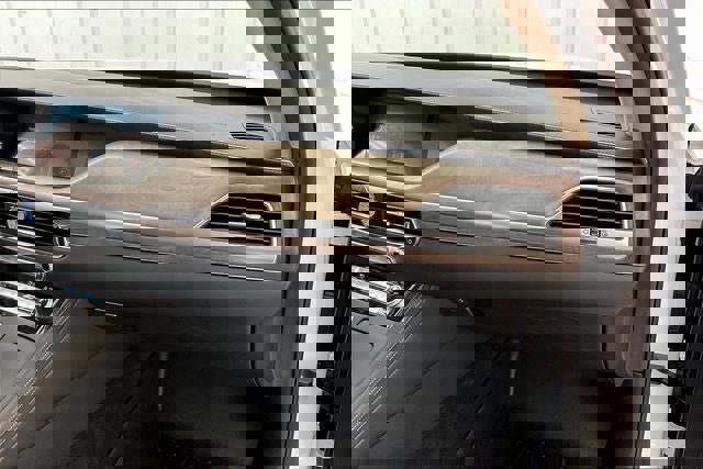 Used 2021 Genesis G90 3.3T Premium image 18