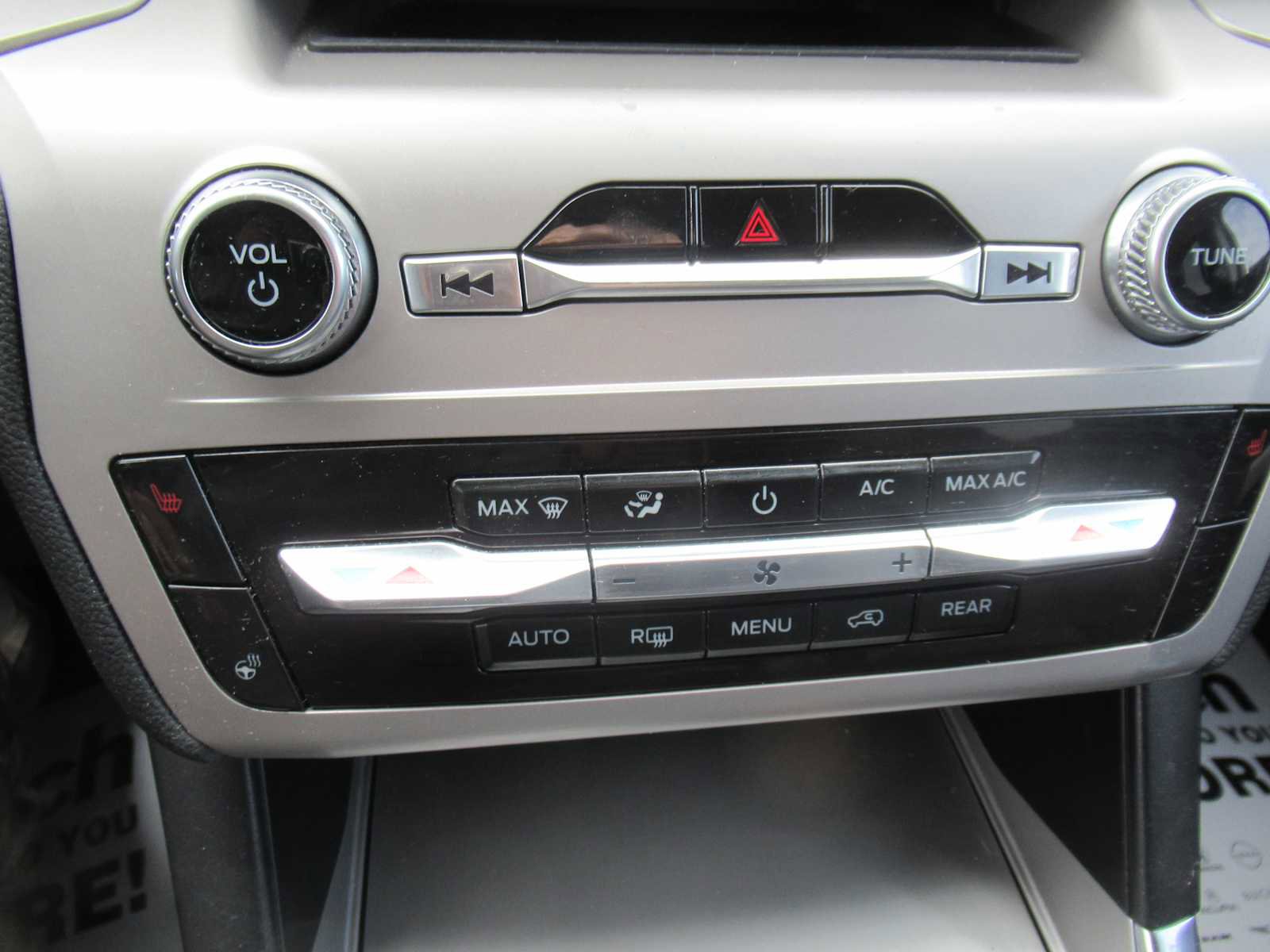 Used 2022 Ford Explorer XLT w/ Equipment Group 202A image 26