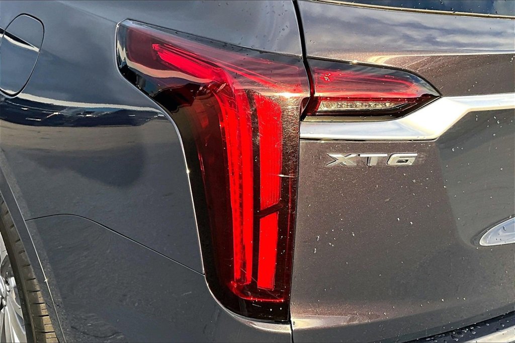 Used 2025 Cadillac XT6 Premium Luxury image 31