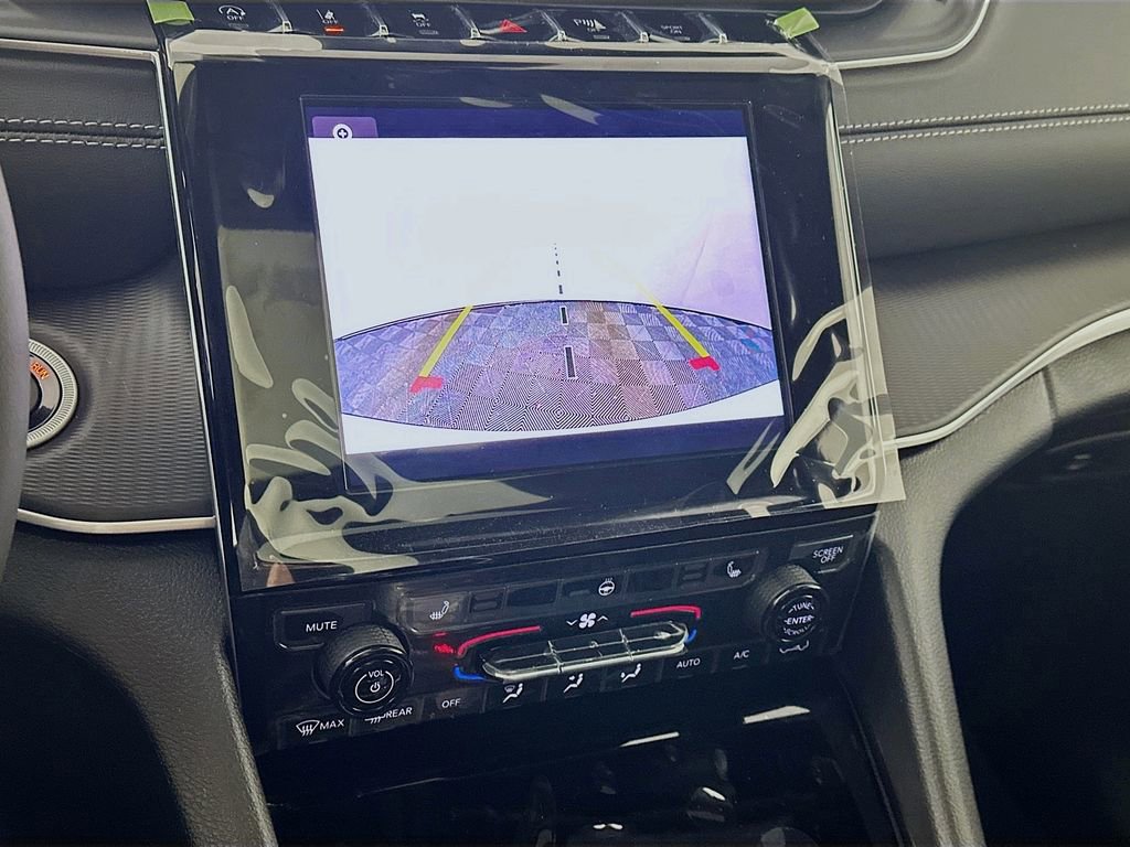 New 2025 Jeep Grand Cherokee Altitude image 15