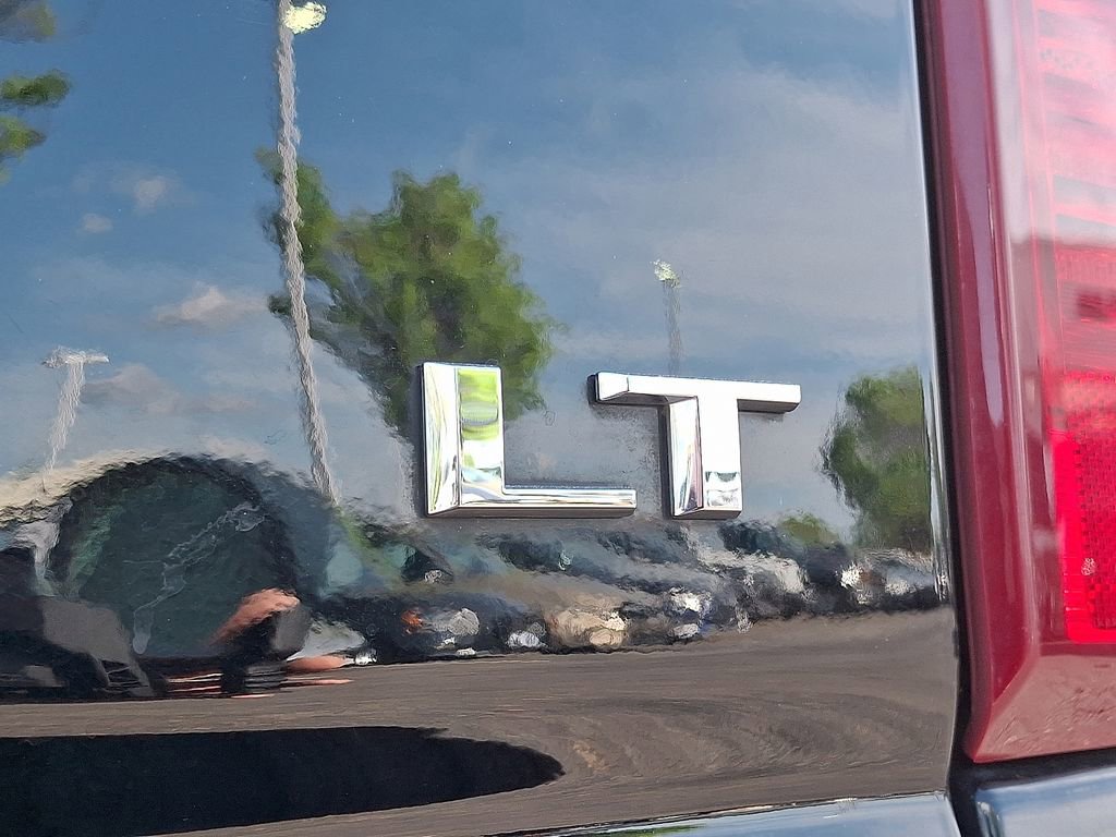 Used 2022 Chevrolet Silverado 2500 LT w/ Convenience Package image 34