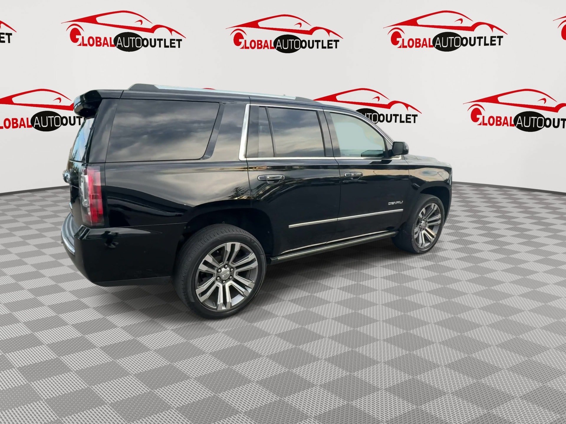 Used 2018 GMC Yukon Denali w/ Denali Ultimate Package AWD/4WD image 8