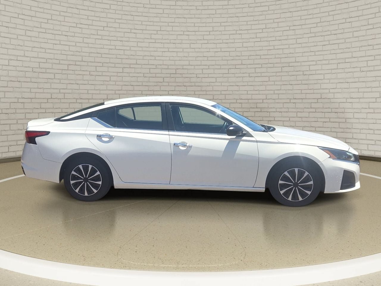 Certified 2024 Nissan Altima 2.5 S FWD image 4