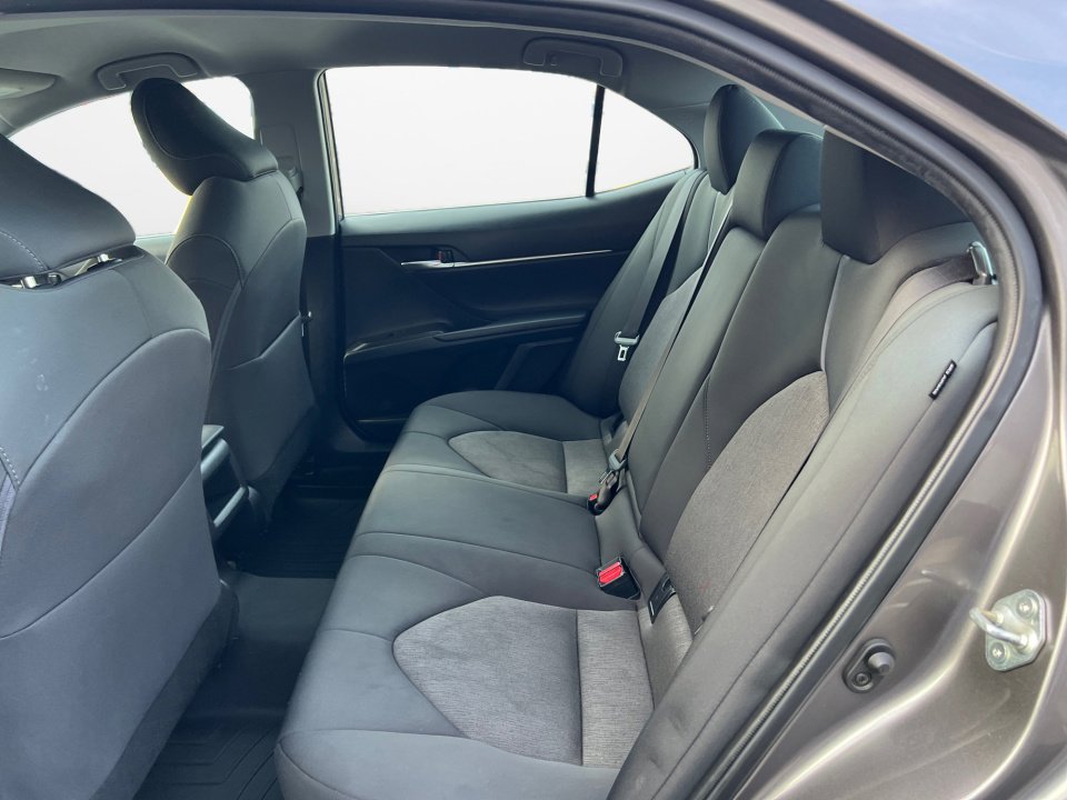Used 2022 Toyota Camry LE image 16