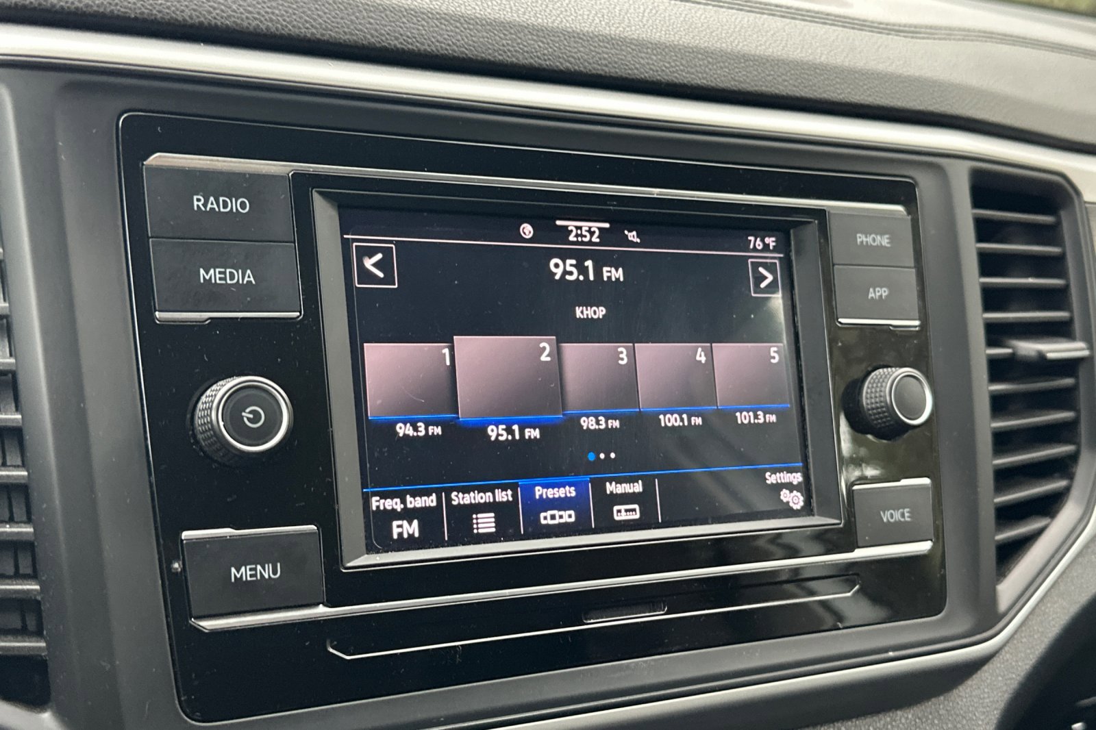 Used 2023 Volkswagen Atlas SE image 19