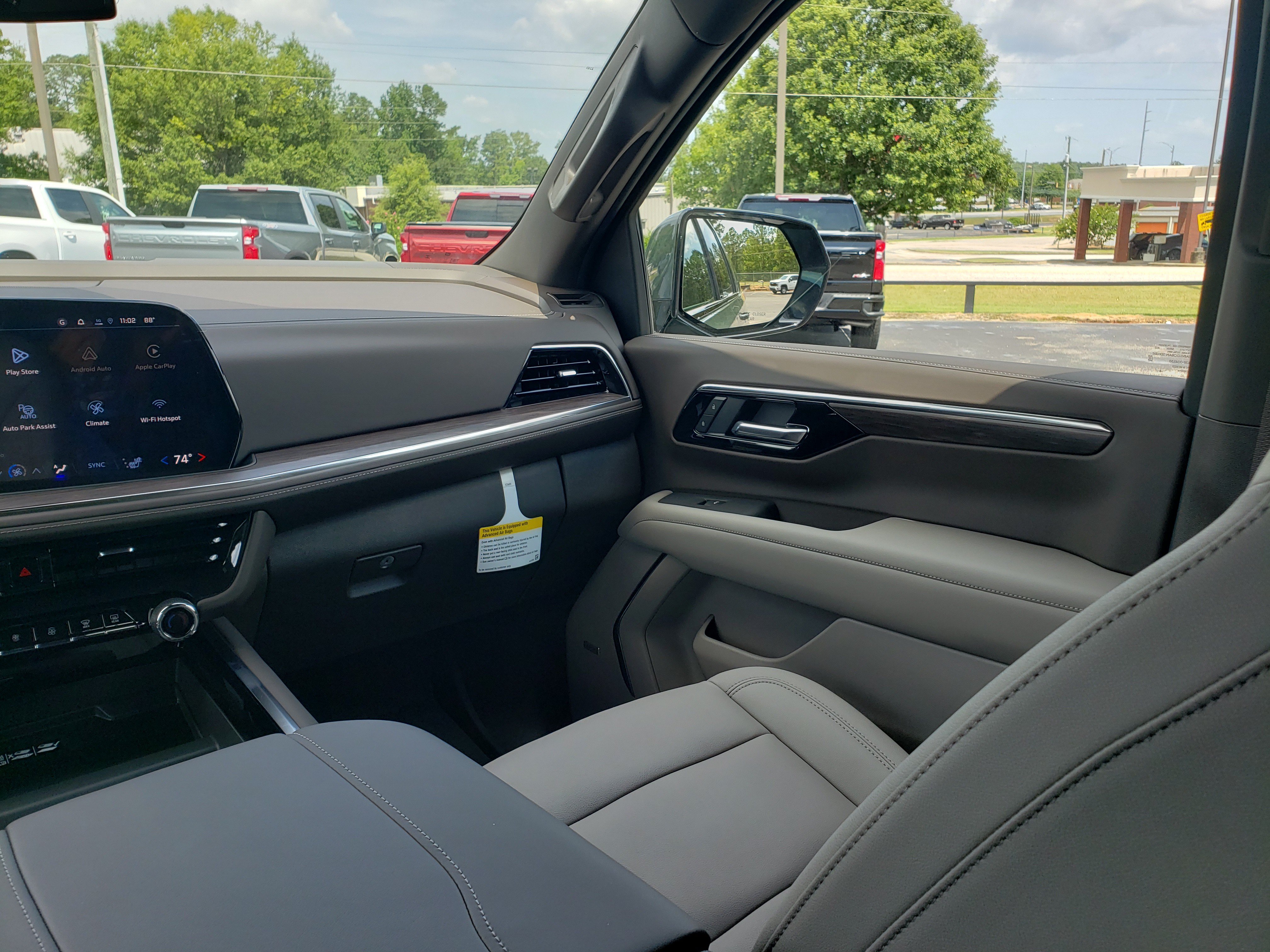 New 2026 Chevrolet Suburban Z71 w/ Z71 Off-Road Package AWD/4WD image 37