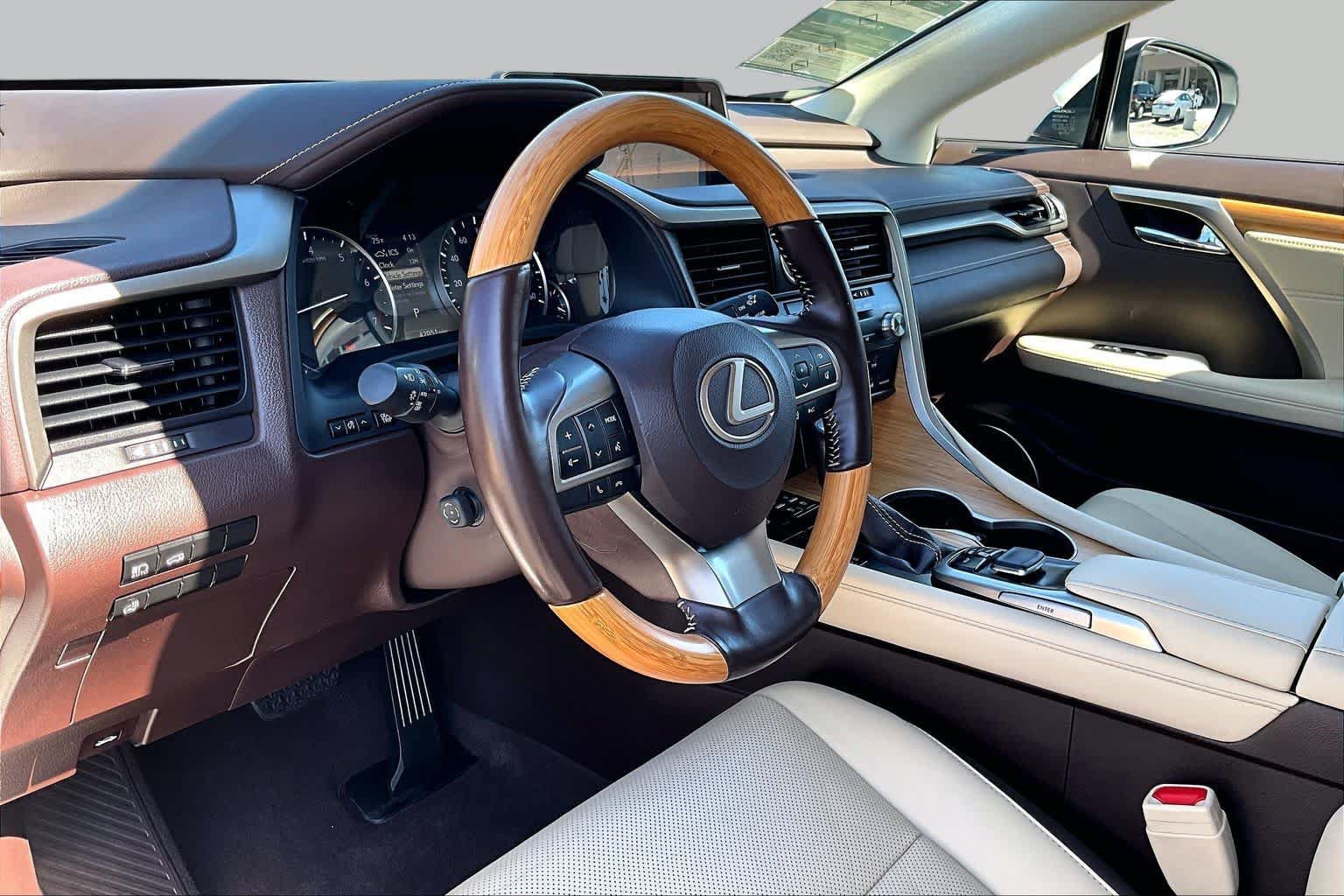 Used 2017 Lexus RX 350 AWD w/ Premium Package image 16