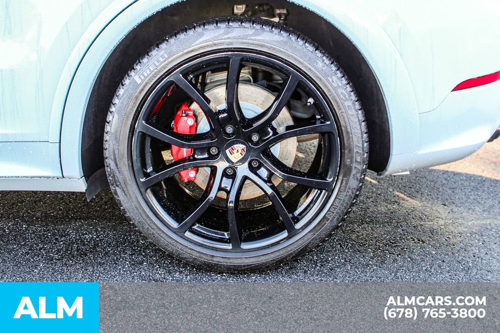 Used 2023 Porsche Cayenne GTS image 15
