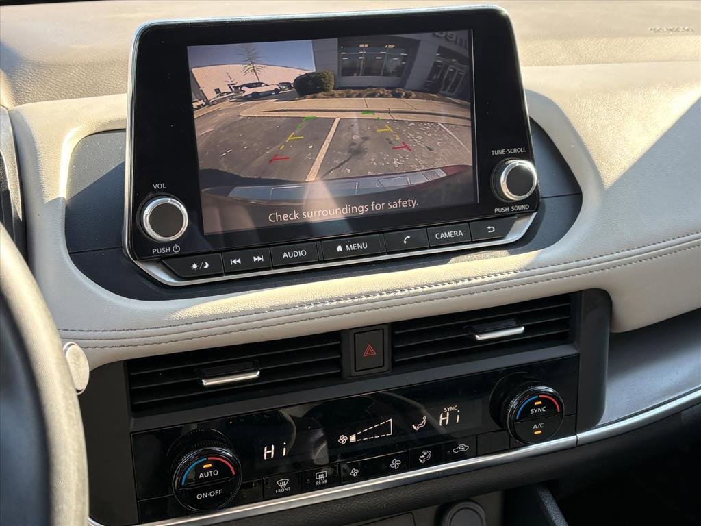 Used 2025 Nissan Rogue SV image 11