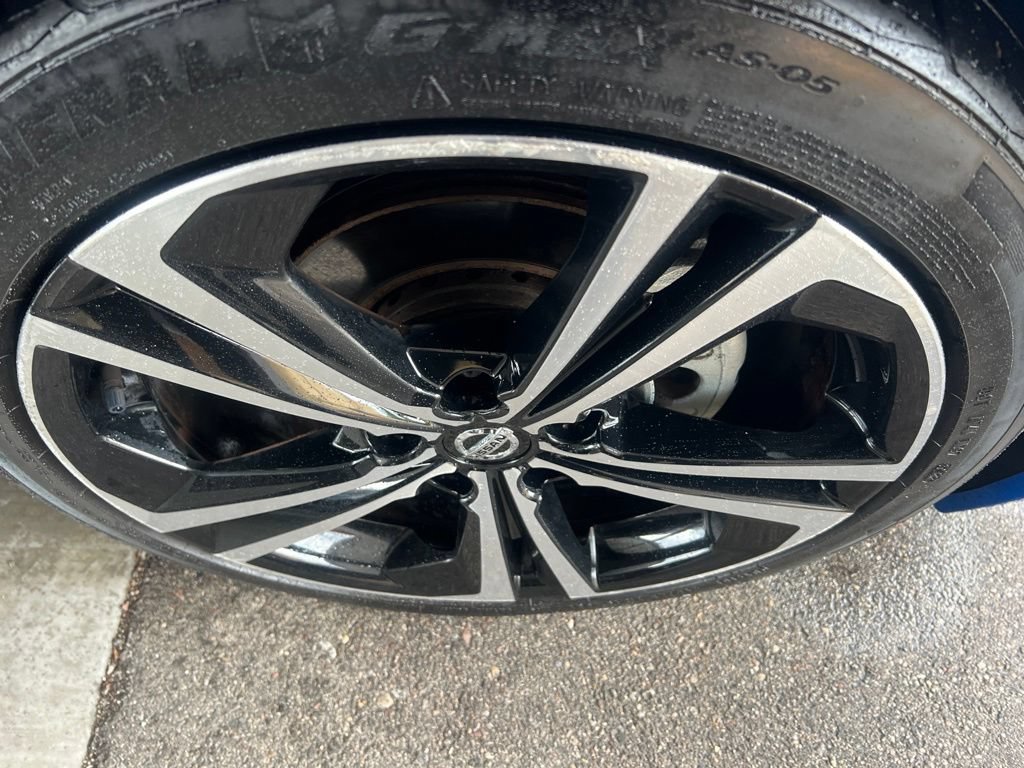Used 2020 Nissan Sentra SR w/ Premium Package FWD image 36