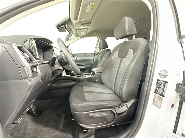 Used 2022 Kia Sorento LX image 16