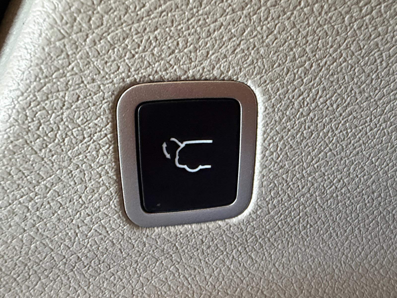 Used 2024 Chrysler Pacifica Touring-L FWD image 36