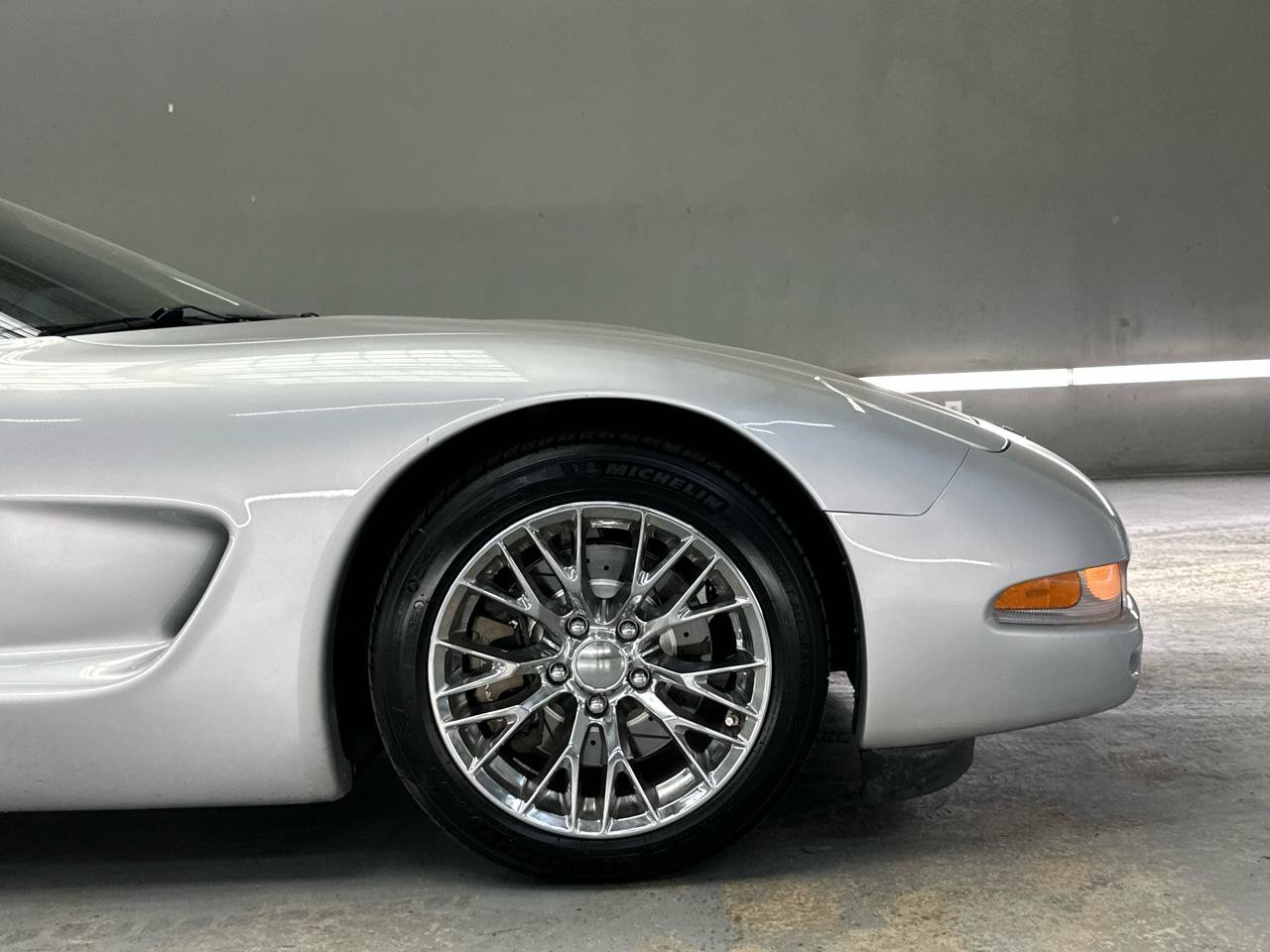Used 2002 Chevrolet Corvette Coupe RWD image 11
