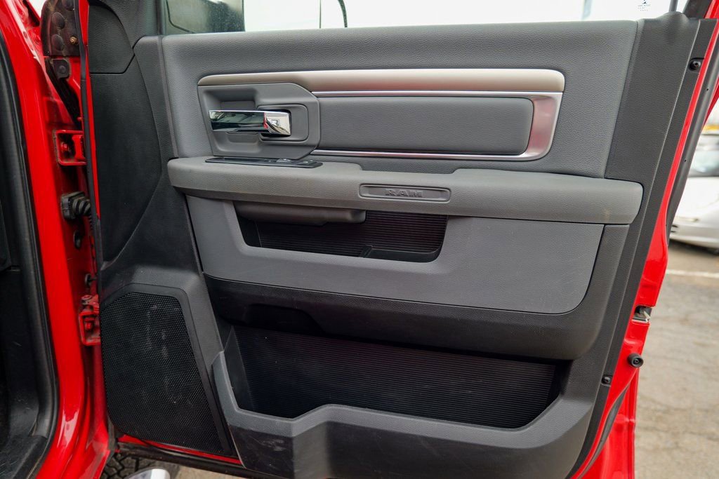 Used 2015 RAM 2500 SLT image 30