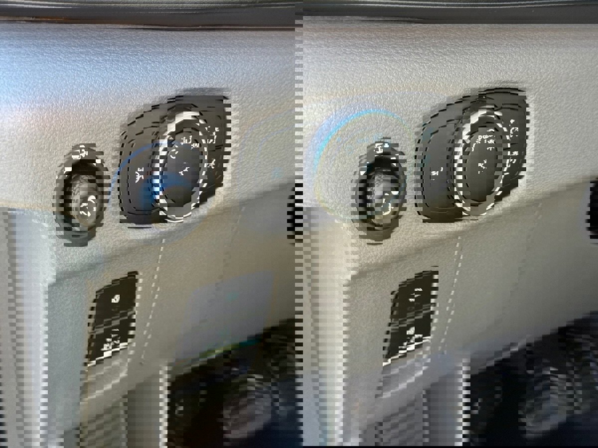 Used 2022 Ford Transit 350 XLT image 26