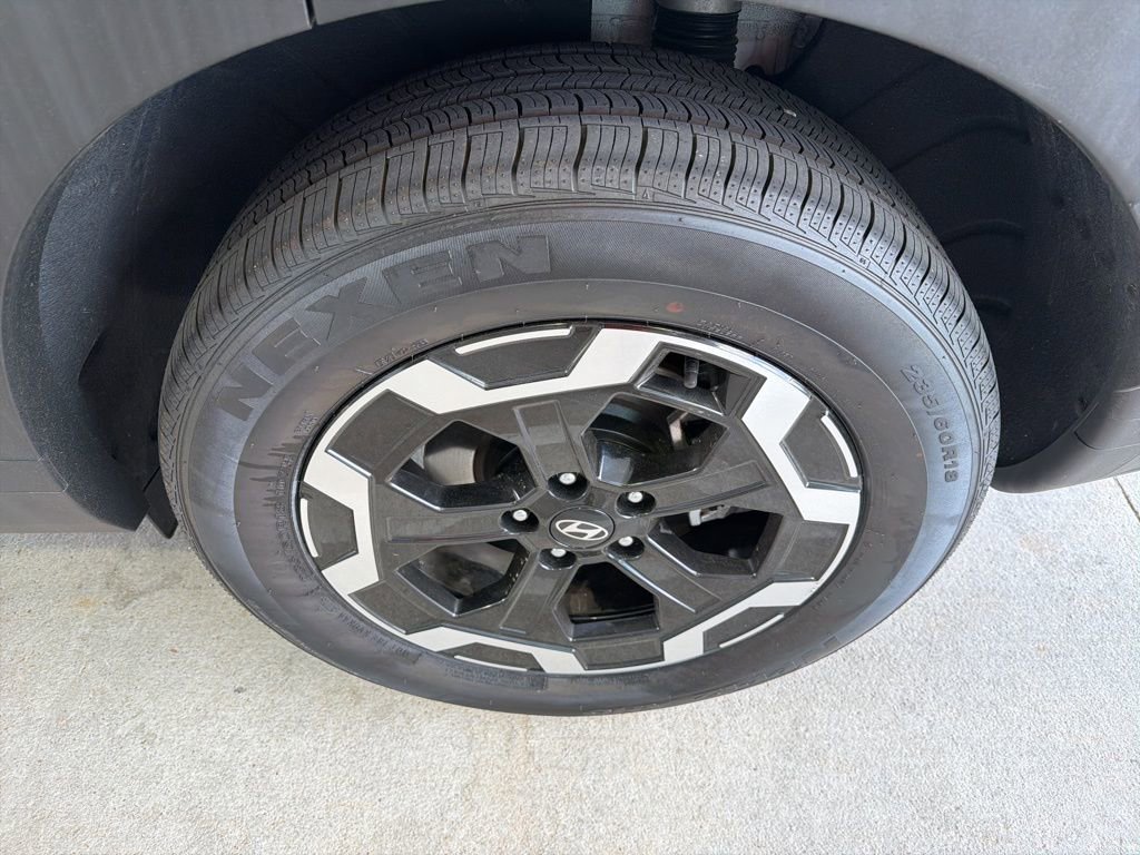 Used 2025 Hyundai Santa Fe SEL FWD image 14