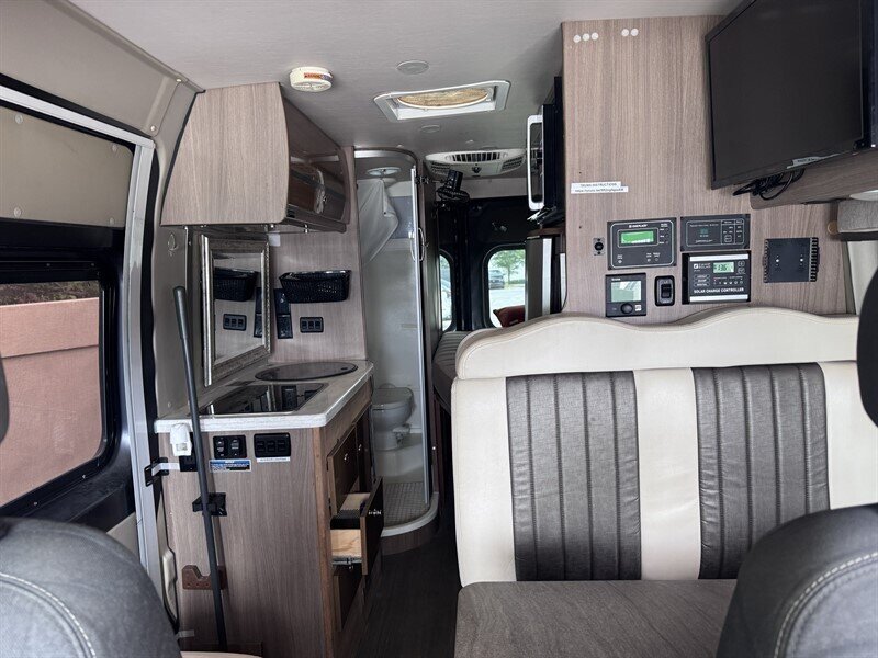 Used 2016 RAM ProMaster 3500 w/ Premium Appearance Group FWD image 13