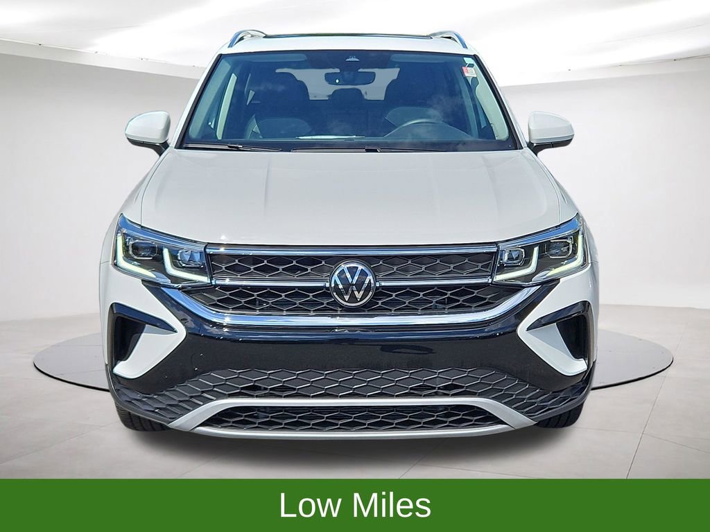 Used 2023 Volkswagen Taos SEL AWD/4WD image 2